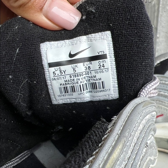 Nike Kids Sneakers - Silver and Red - Picture 4 of 8